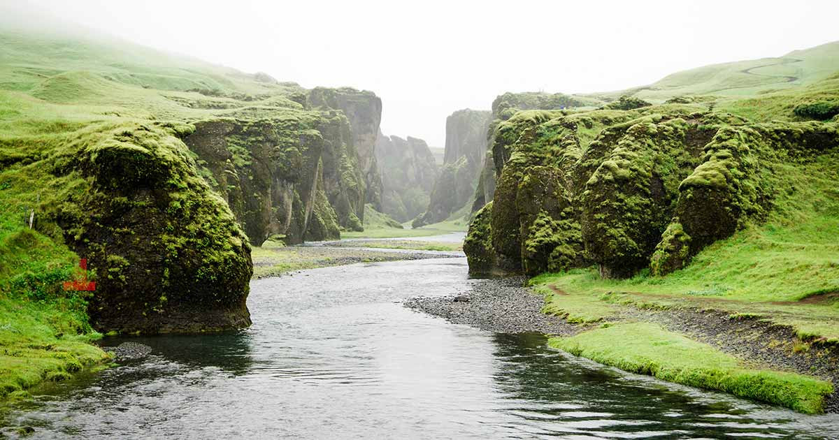 picture of beautiful stream as an analogy for readable-stream